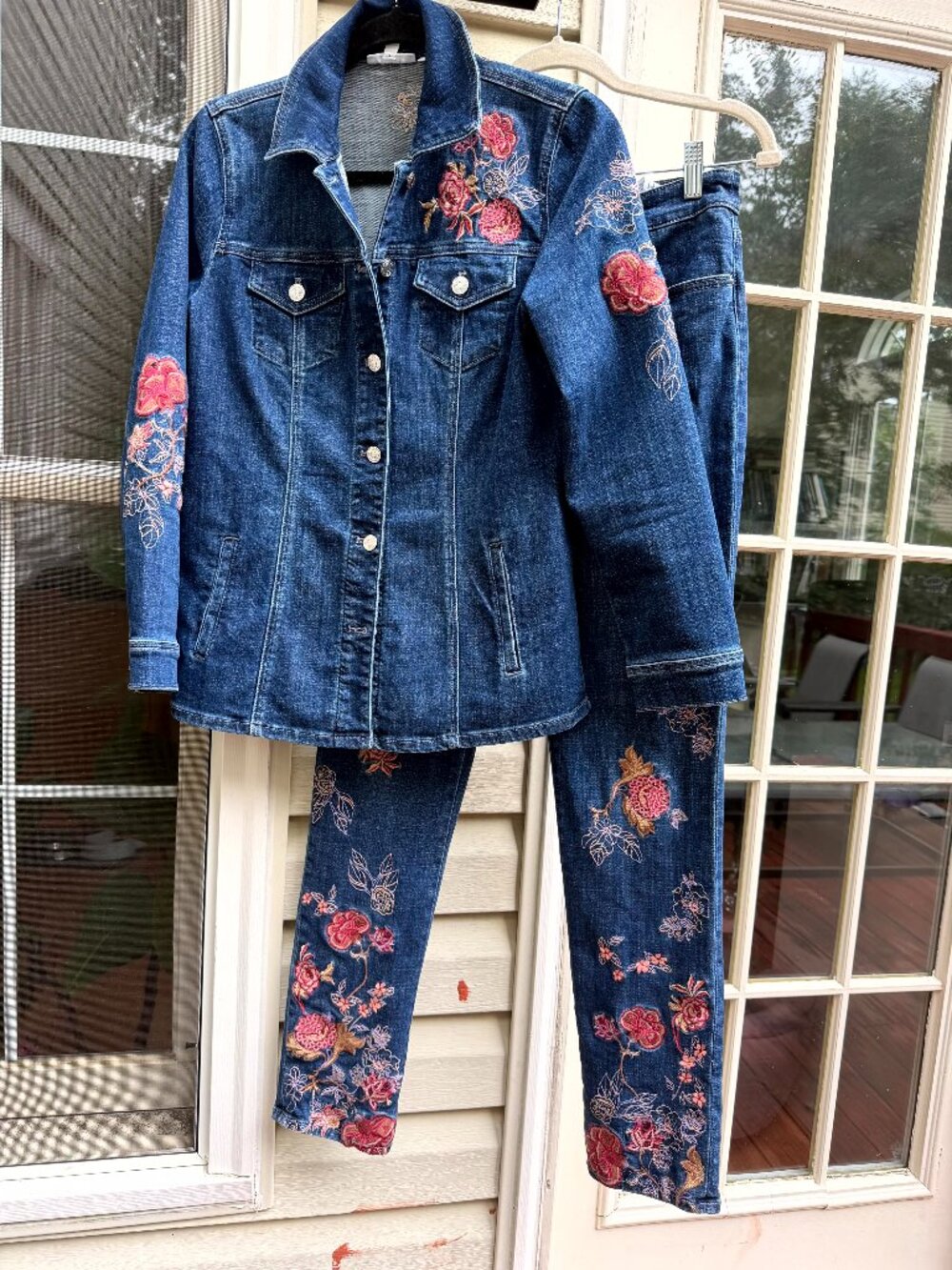 Chico’s Embroidered Floral Denim Set Jacket Size 0/US 4/6 & Jeans Size 0T /US 4T